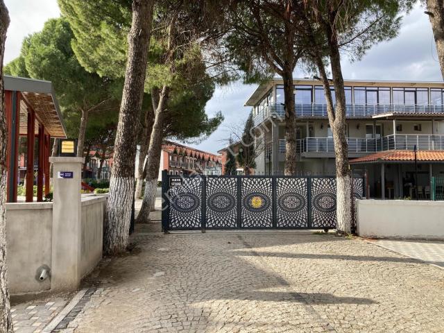 Smyrna'dan Kemalpaşa'da Site İçerisinde Kiralık 3+1 Lüx Villa
