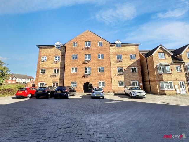 Snowberry Close, Bradley Stoke, Bristol BS32, 3 bed flat to rent, £1,500 pcm | PrimeLocation