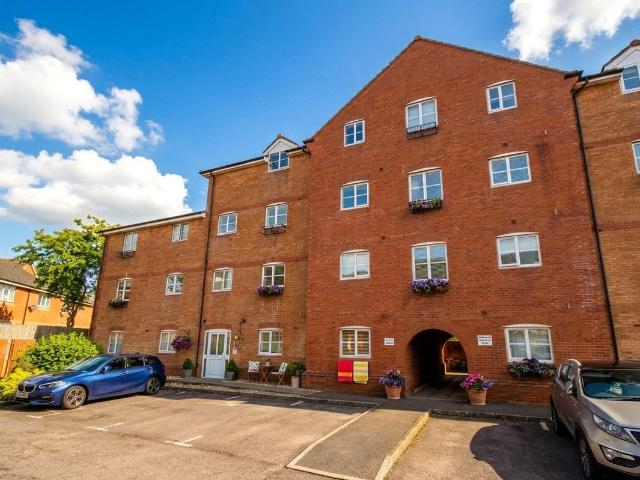 Snowberry Close, Bradley Stoke, Bristol BS32, 2 bed flat to rent, £1,275 pcm | PrimeLocation