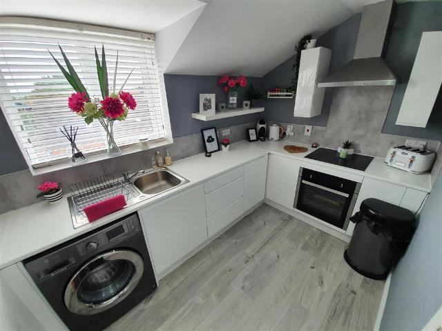 Snowberry Close, Bristol BS32 3 bed apartment to rent £2,000 pcm £462 pw
