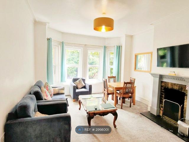 Snowdon Road, Bournemouth BH4, 2 bed flat to rent, £1,300 pcm | PrimeLocation