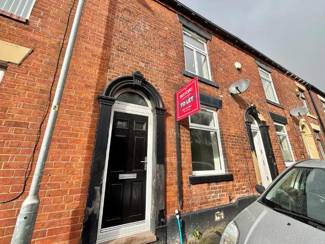 Snowden Street, Oldham, OL8 2 bed terraced house to rent £995 pcm £230 pw
