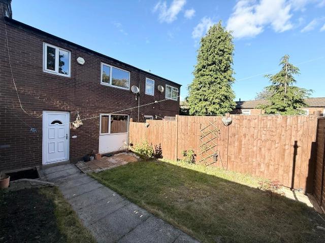 Snowden Vale, Leeds, West Yorkshire LS13, 3 bed terraced house to rent, £4,767 pcm | PrimeLocation