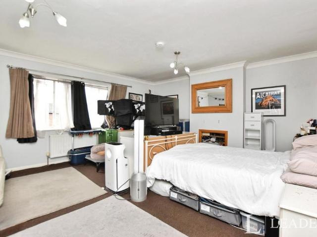 Snowley Parade, Bishop's Stortford. 1 bed in a house share to rent £850 pcm £196 pw