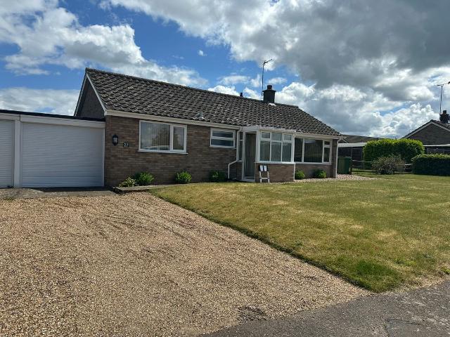 Snows Hill, Chedgrave NR14, 3 bed detached bungalow to rent, £1,250 pcm | PrimeLocation