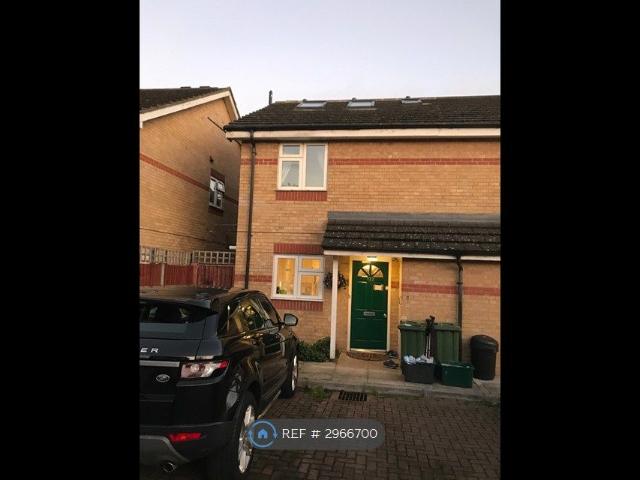 Snakes Lane East, Woodford Green IG8, 3 bed semi detached house to rent, £2,850 pcm | PrimeLocation