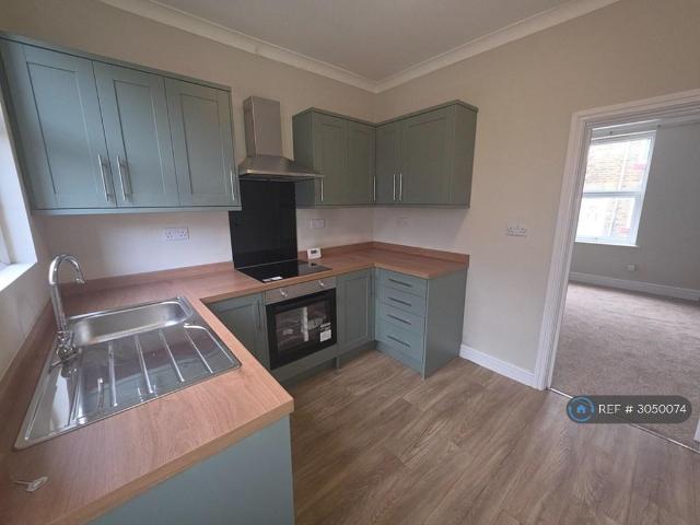 Snape Hill Road, Barnsley, S73 2 bed terraced house to rent £775 pcm £179 pw