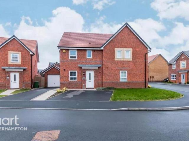 Snetterton Gardens, Wolverhampton 3 bed semi detached house to rent £1,375 pcm £317 pw