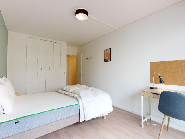 Snug double bedroom in Place d'Italie
