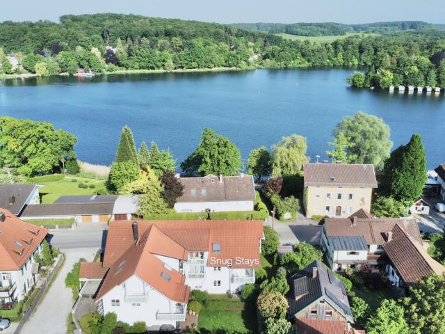 Snug Stays 1 Modern, 70m² 3 room apartment at Lake Weßling