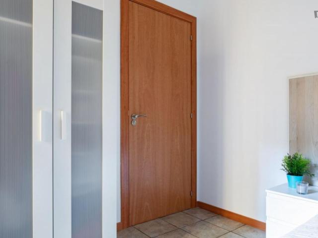 Snug single bedroom in proximity to Barcelona Cathedral