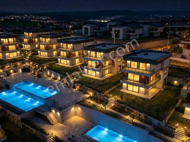 Sseferihisar'da Prestijli Ve Konforlu Satılık Müstakil Lüks Villa