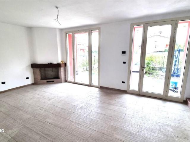 SP16 78 trilocale 180mq