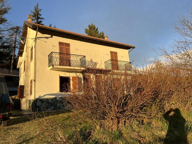 Località Colla 1 10 vani 180mq