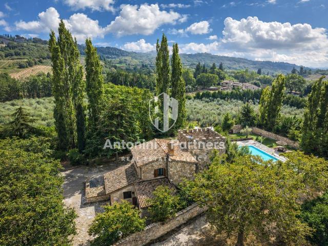 Frazione Castelrinaldi 8 vani 522mq