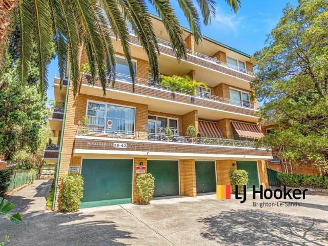 SPOTLESS AND SPACIOUS ONE BEDROOM APARTMENT ON THE FIRST FLOOR!