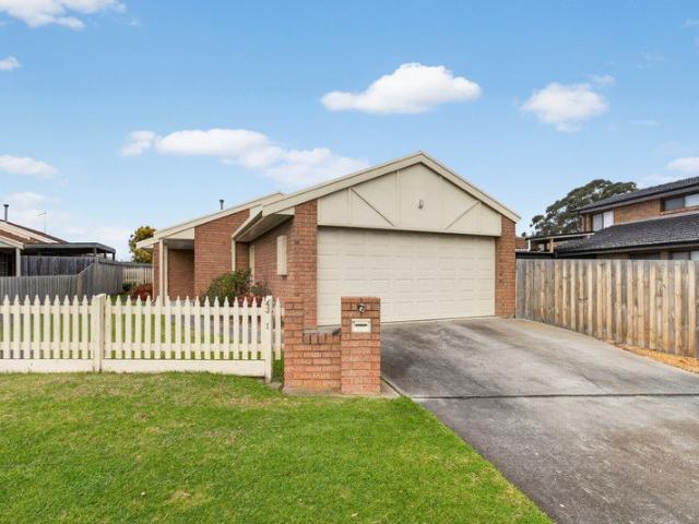 Spotless, Move In Ready Family Home Close to the CBD