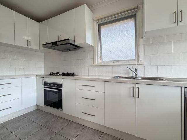 3 BEDROOM FAMILY HOME + SEPARATE SELF CONTAINED GRANNY FLAT