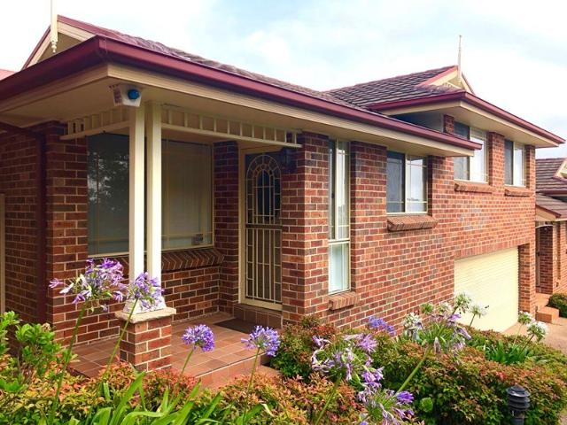Spotless Split Level Townhouse in Small Boutique Development