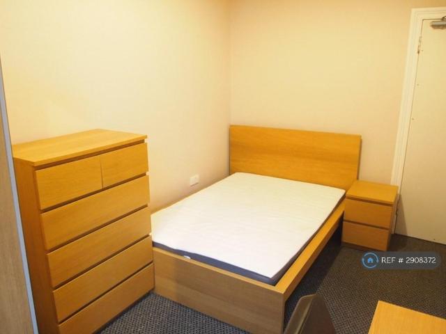 Spottiswoode St, Edinburgh, EH9 4 bed flat to rent £3,000 pcm £692 pw