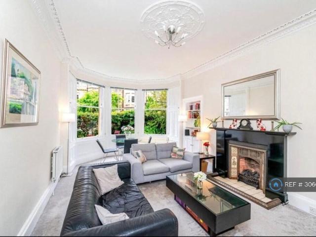 Spottiswoode Street, Edinburgh, EH9 3 bed flat to rent £2,150 pcm £496 pw