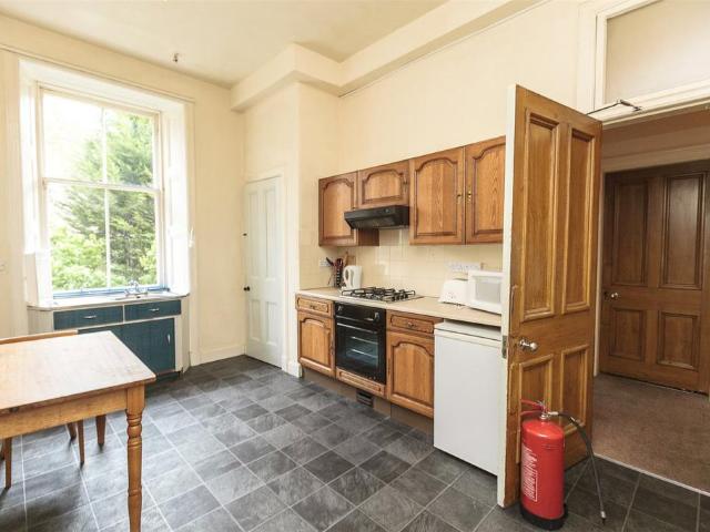 Spottiswoode Road, Edinburgh, EH9 3 bed flat to rent £2,385 pcm £550 pw