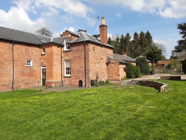 Spondon, Derby, Derbyshire 4 bed detached house to rent £1,900 pcm £438 pw