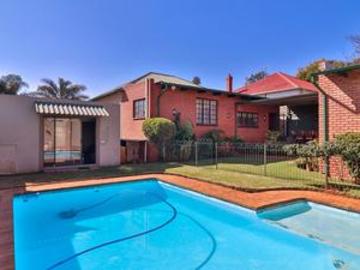 spontaneous upgraded kensington home.