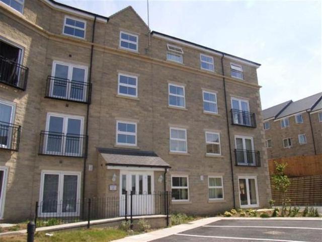 Spool Court, Winding Rise HD6, 2 bed flat to rent, £750 pcm | PrimeLocation