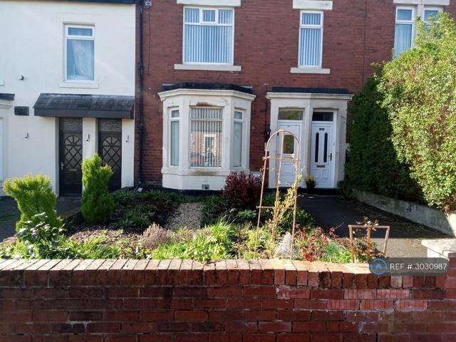Spoor Street, Gateshead, NE11 2 bed flat to rent £650 pcm £150 pw