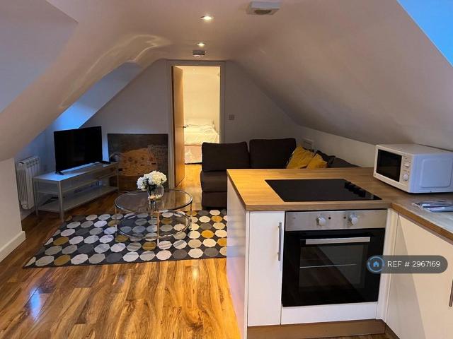 Sportsmans Cottages, West Malling, ME19 1 bed flat to rent £1,350 pcm £312 pw
