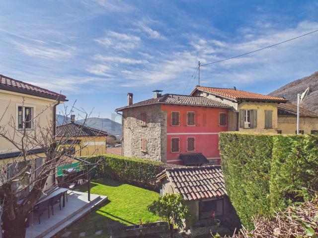 Spaziosa 7.5 locali villetta a schiera con ampia cantina, Alto Malcantone Mugena