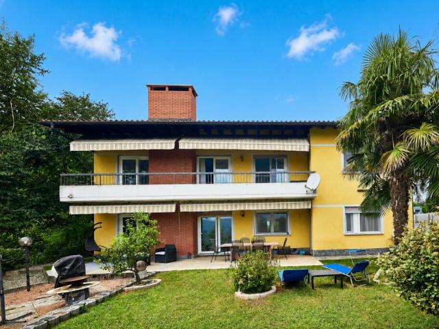 SPAZIOSA CASA CON 3 UNITÀ ABITATIVE E GIARDINO DI 400 MQ