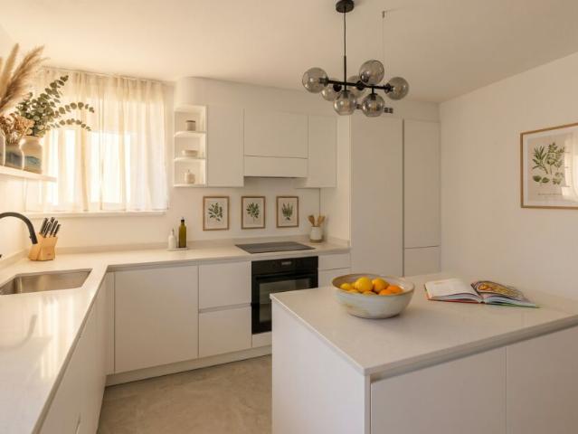 SPAZIOSA CASA 7.5 LOCALI CON TERRAZZA E POSTEGGIO A LOPAGNO
