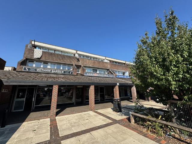 Spa Road, Witham CM8 2 bed flat to rent £1,150 pcm £265 pw