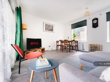 Spa Road, London, SE1 2 bed flat to rent £2,750 pcm £635 pw