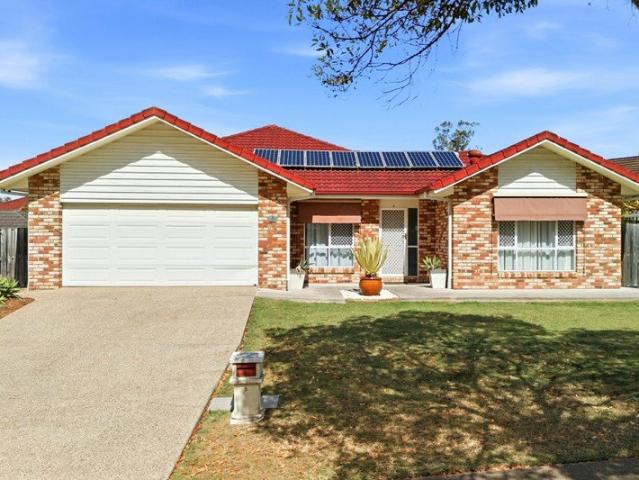SPACE TO GROW â Your Family's Next Chapter Starts Here! Freshly Updated Entertainer on 701mÂ² â Move In Ready!