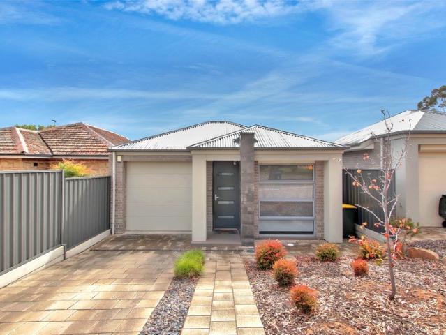 Space to Live, Cook & Entertain A Family Home Close to Everything!