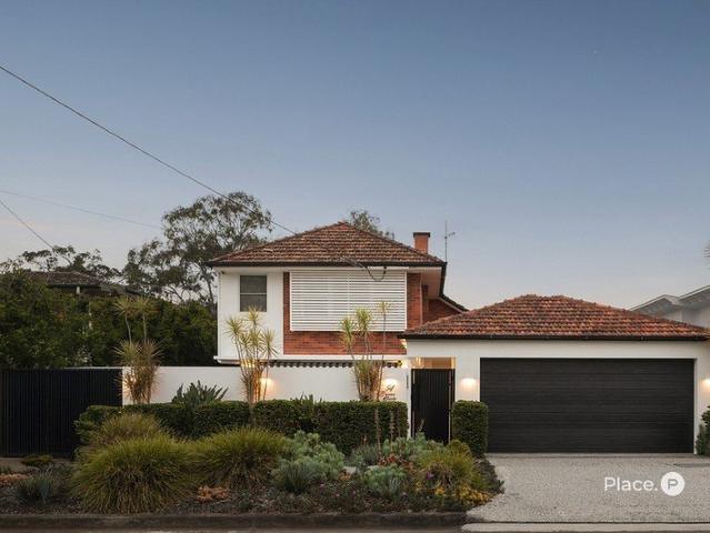 Space to Play and Entertain on a Prestigious Coorparoo Avenue