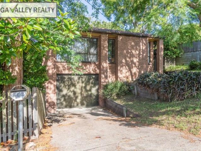 BIG 4 BED 2 BATH SOLID BRICK HOME