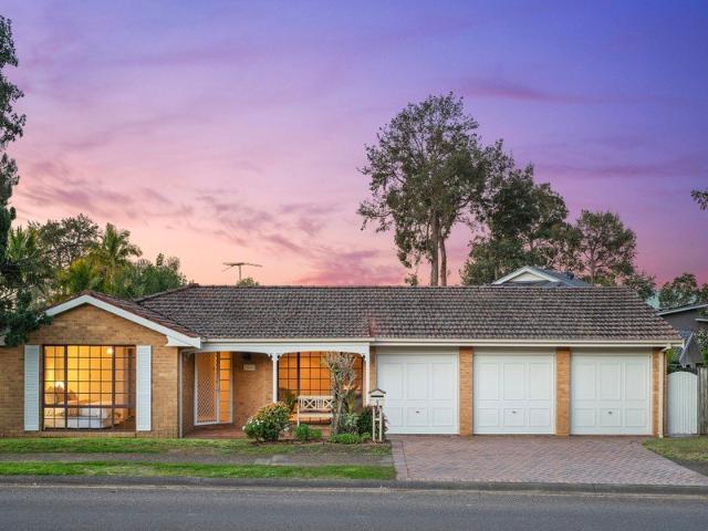 Space, versatility and family living, 22.33 m Frontage