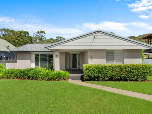 Space, Versatility & Coastal Living on a Generous Block