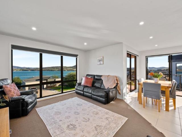 Space, Views & Versatility in Midway Point