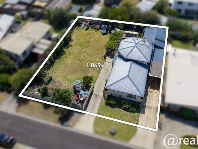Space, Views & Versatility on 1,066sqm Perfect Lifestyle !