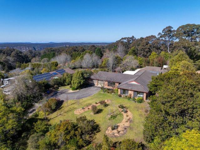 Space, Views & Lifestyle in a Coveted Location