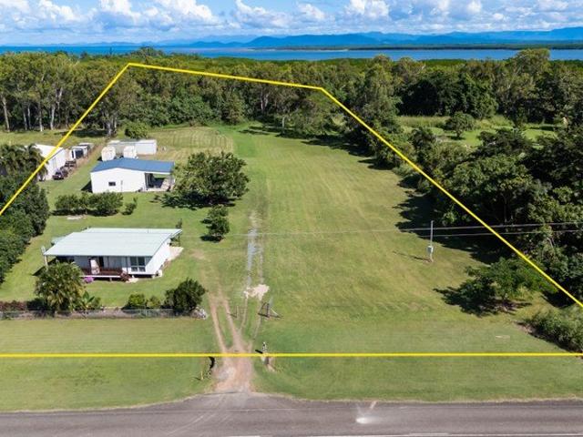 Space, Water & Serenity On 5 Acres Close To The Coast