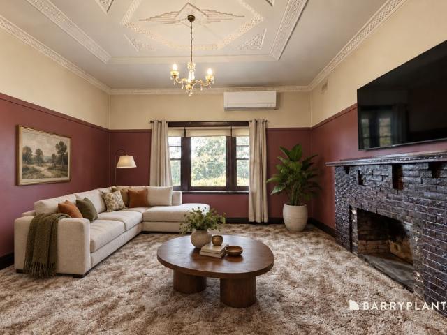 Space and Comfort on Sought After Toorak Avenue