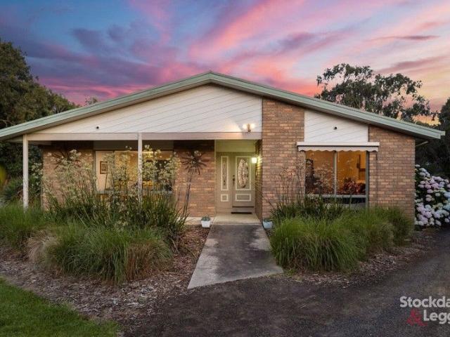Space and Seclusion Only minutes to the Beach