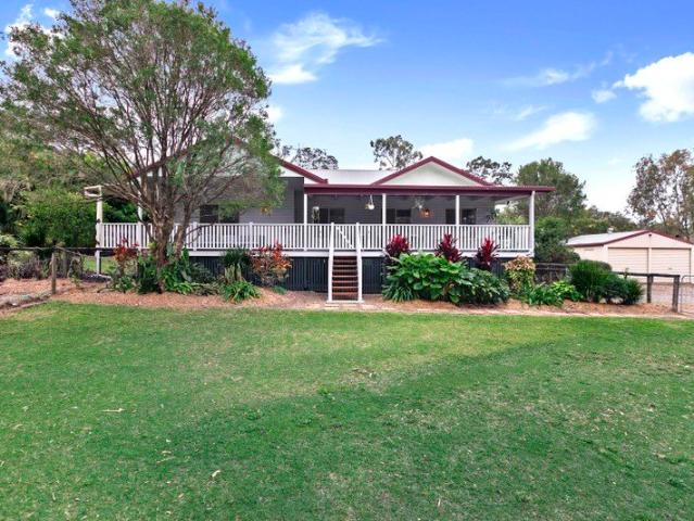 A Hobby Farm Dream, Minutes from Town
