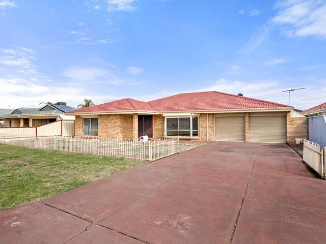 SPACE, CHARACTER & POTENTIAL ON A GENEROUS 700SQM BLOCK